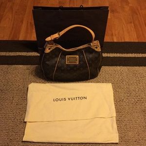 Louis Vuitton Galliera PM